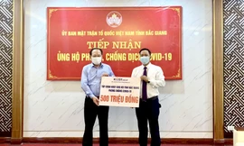 Tập đoàn Kosy ủng hộ tỉnh Bắc Giang 500 triệu đồng phòng chống dịch Covid-19