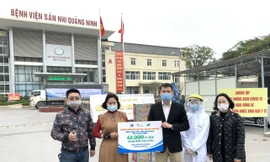 Chung tay hỗ trợ đội ngũ y tế tại tâm dịch Quảng Ninh 