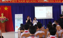 “Áo giáp” an toàn mạng: Bảo vệ học sinh khiếm thính trên không gian số