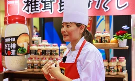 Đầu bếp Nhật đánh giá cao hương vị hạt nêm Chin-su mới 