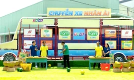 Fami Canxi viết tiếp hành trình lan tỏa yêu thương cùng Chuyến Xe Nhân Ái