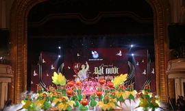 Đất nước trọn niềm vui: sự kết hợp âm nhạc độc đáo giữa hai thế hệ