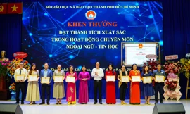 Anh ngữ RES liên tiếp nhận giấy khen từ Sở Giáo Dục TPHCM