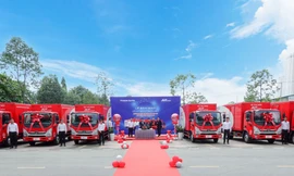 THACO AUTO bàn giao lô 237 xe tải Foton Ollin cho J&T Express Việt Nam