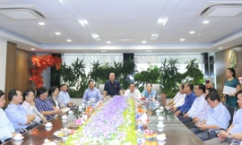 Sao Mai trao tài trợ cho An Giang chào xuân Tân Sửu