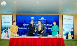 BV Hồng Ngọc và Vietnam Airlines hợp tác chăm sóc sức khỏe cho Hội viên Bông Sen Vàng
