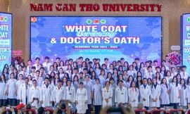 Trường Đại học Nam Cần Thơ trao áo Blouse trắng cho sinh viên y khoa quốc tế