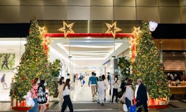 Không khí đón Tết Dương Lịch thành thị: Vẫn rộn ràng dù vắng bóng các sự kiện lớn