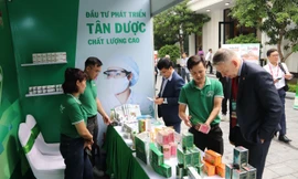 Doanh nghiệp dược bẻ lái, hóa giải 'rung lắc' của thị trường 