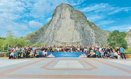 Đại lý kèo nhẹ Eratek khám phá Thái Lan cùng Tập Đoàn Austdoor