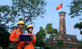 EVN HANOI luôn quan tâm xây dựng hình ảnh người thợ điện Thủ đô chuyên nghiệp - văn minh - hiệu quả.