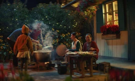 Trao quà sức khỏe, tri ân tấm lòng mẹ cha