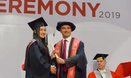 Với chương trình chuẩn Anh Quốc, bằng cấp được công nhận toàn cầu, sinh viên theo học tại BUV có thể dễ dàng chuyển tiếp sang các trường đại học trên thế giới