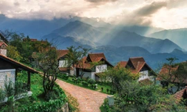 Theo chân du khách đi tìm khu nghỉ dưỡng Top 1 phố Núi Sa Pa