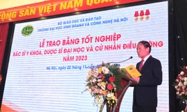 Trường Đại học Kinh doanh và Công nghệ Hà Nội trao bằng tốt nghiệp cho 276 sinh viên Khối Sức khỏe