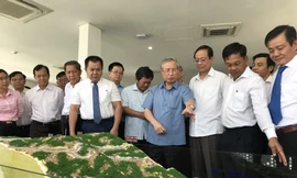 Thường trực Ban Bí thư thị sát tổ hợp trang trại Năng lượng tái tạo Ninh Thuận