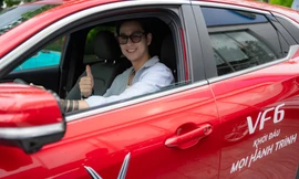 Khách Việt hào hứng xuống tiền mua VinFast VF 6 để nhận ưu đãi 'nóng bỏng tay'