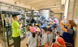 Học sinh trường quốc tế thích thú tham quan bãi rác Đa Phước