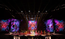 Đêm Chung kết Hoa hậu Việt Nam 2020 mang đến những tiết mục được dàn dựng công phu