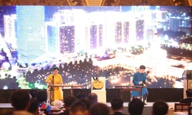 Giảng viên Trường ĐH FPT biểu diễn nhạc cụ truyền thống trong chuyến thăm của Thủ tướng Phạm Minh Chính đến UAE 