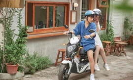 Có gì trong 2 mẫu xe máy điện hot nhất thị trường hiện nay?