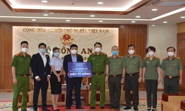 Eurowindow ủng hộ 1 tỷ đồng cho Quỹ phòng, chống dịch Covid-19 Bộ Công An