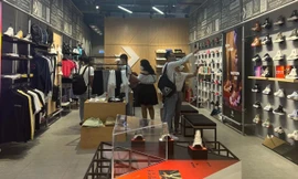 Converse Crescent Mall tạo điểm nhấn với bức tranh mosaic ghép từ ảnh 240 khách hàng 