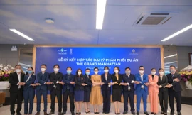 Lễ ký kết hợp tác phân phối dự án The Grand Manhattan ở phía Nam