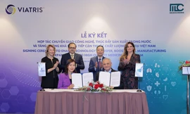 Viatris tăng cường cam kết tại Việt Nam, ký kết hợp tác với Medochemie thúc đẩy sản xuất trong nước 