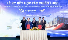 Việt Nam SuperportTM và Bưu điện Việt Nam hợp tác trong lĩnh vực logistics số