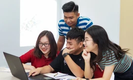 TS. Lý Quí Trung: Không thiếu cách Giải cứu giấc mơ du học trong đại dịch