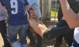 Bắt giữ đối tượng đưa ra ngoài