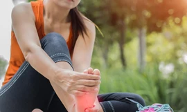 Đau bàn chân khi chạy bộ: Nguyên nhân và cách chữa trị