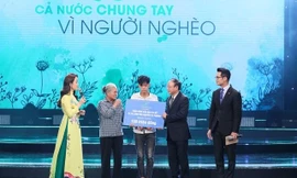 EVNNPC ủng hộ 100 triệu đồng cho Quỹ vì người nghèo và an sinh xã hội năm 2022