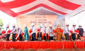 Đại diện Chủ đầu tư và các đại biểu thực hiện nghi lễ khởi công dự án Khu dân cư Phước Thọ 1