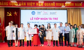 Quỹ Vì Tầm Vóc Việt tài trợ gần 1 tỷ đồng cho Bệnh viện Phụ sản Trung ương