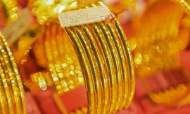 Giá vàng lao dốc không phanh rồi vọt tăng nhanh, rủi ro lớn cỡ nào?