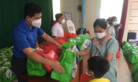 Cùng ‘triệu bữa cơm 2021’ tiếp sức người nghèo ở tâm dịch