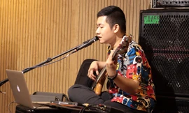 Nhóm sinh viên trẻ mê dân ca