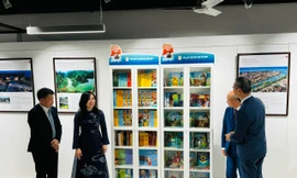 Khai trương Tủ sách tiếng Việt phục vụ cộng đồng năm 2024 tại Pháp 