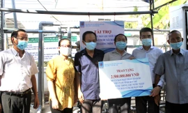 Nghi thức trao tặng 2 hệ thống lọc nước cho tỉnh Bến Tre