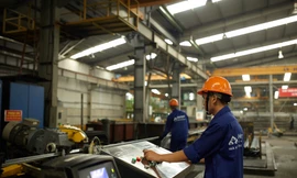 Vận hành dây chuyền sản xuất ống thép tôn mạ kẽm