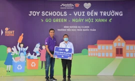 Mondelez Kinh Đô trao tặng máy tính cho các trường học trong khuôn khổ chương trình vui đến trường