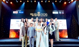 Dàn Hoa Hậu đình đám quan tâm sự đổi mới của hệ thống bình chọn