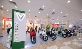 VinFast đồng loạt khai trương 21 showroom ô tô và xe máy điện