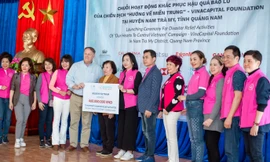 Nu Skin Việt Nam và nhà phân phối hỗ trợ chương trình ‘Hướng về miền Trung’