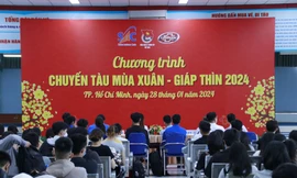 Lifebuoy đồng hành cùng sinh viên khó khăn về quê đón Tết Giáp Thìn 2024