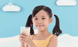 Bổ sung dinh dưỡng đầy đủ sẽ giúp trẻ có đủ năng lượng, tăng sức đề kháng cho cơ thể