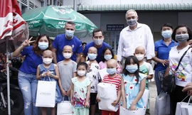 Sanofi tiếp nối hành trình thiện nguyện 'Giấc mơ cho em' đến BV Ung bướu TP.HCM