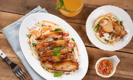 Gỏi Gà Mỹ Nướng Sả – Vị hè thanh mát, cả nhà say mê!